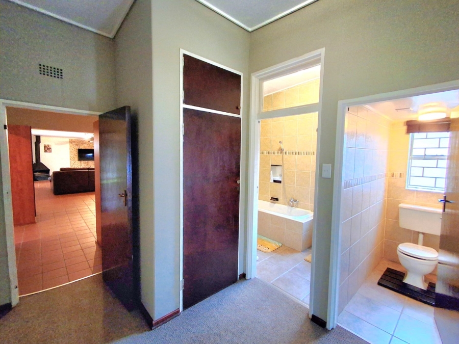 5 Bedroom Property for Sale in Sasolburg Ext 4 Free State